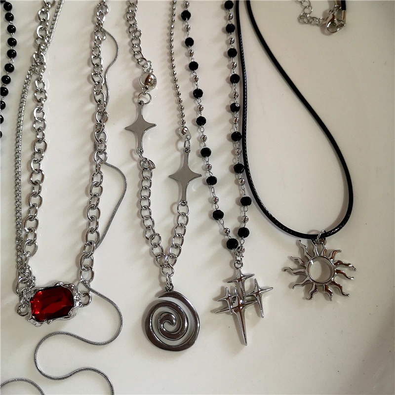 Collier de perles gothique pun - Men'S Accessories In The 90S avis et prix